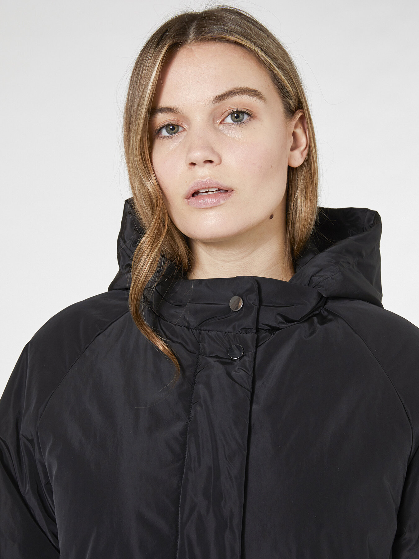 Veste en nylon &agrave; capuche image number 3