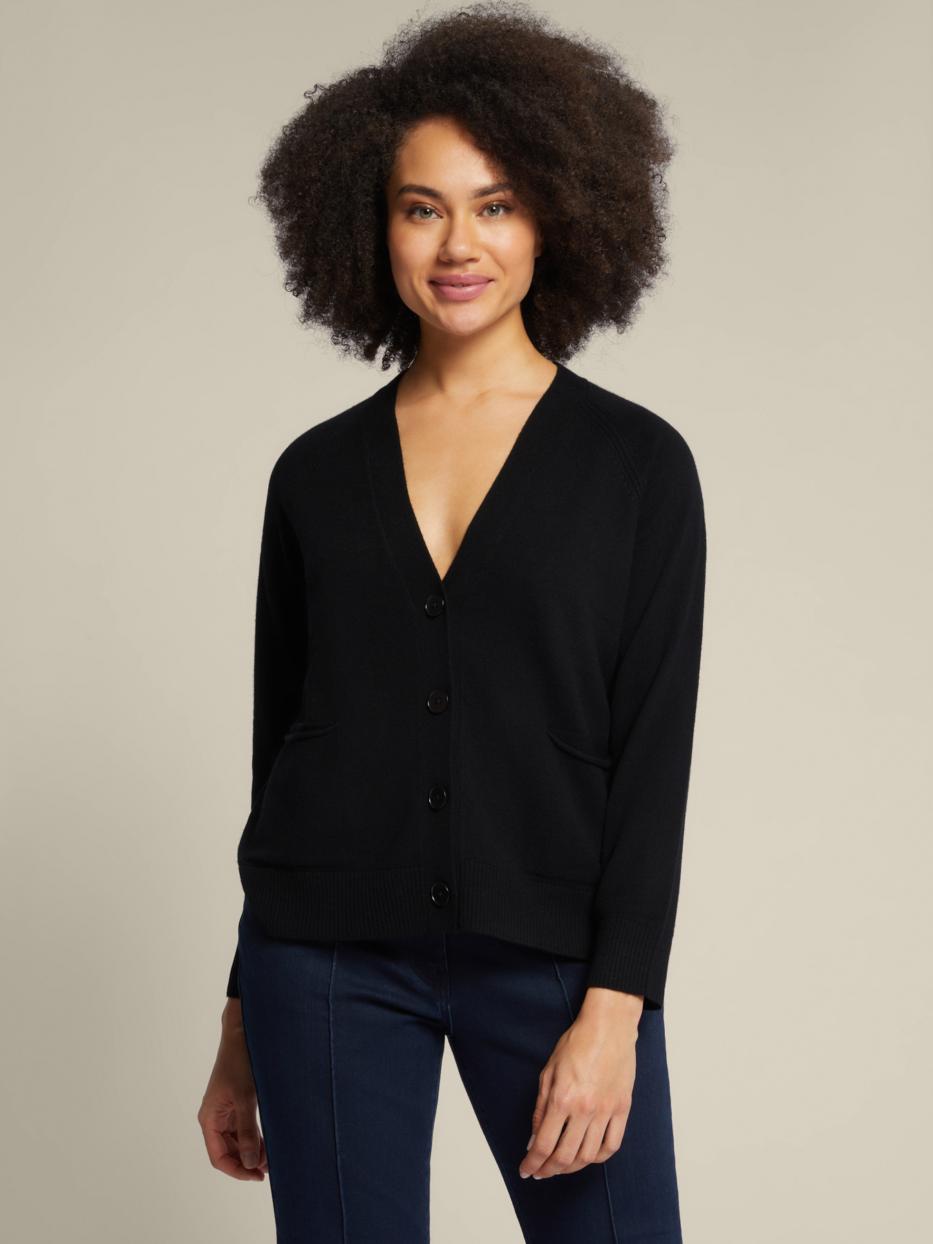 Cardig&atilde; em l&atilde; com bolsos image number 0