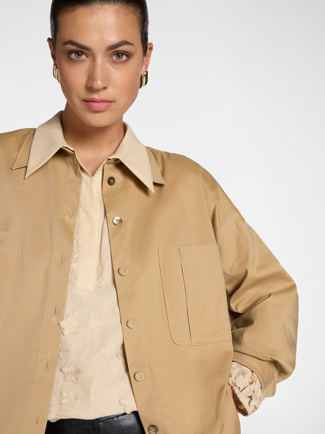 Camisa comprida em gabardine image number 3