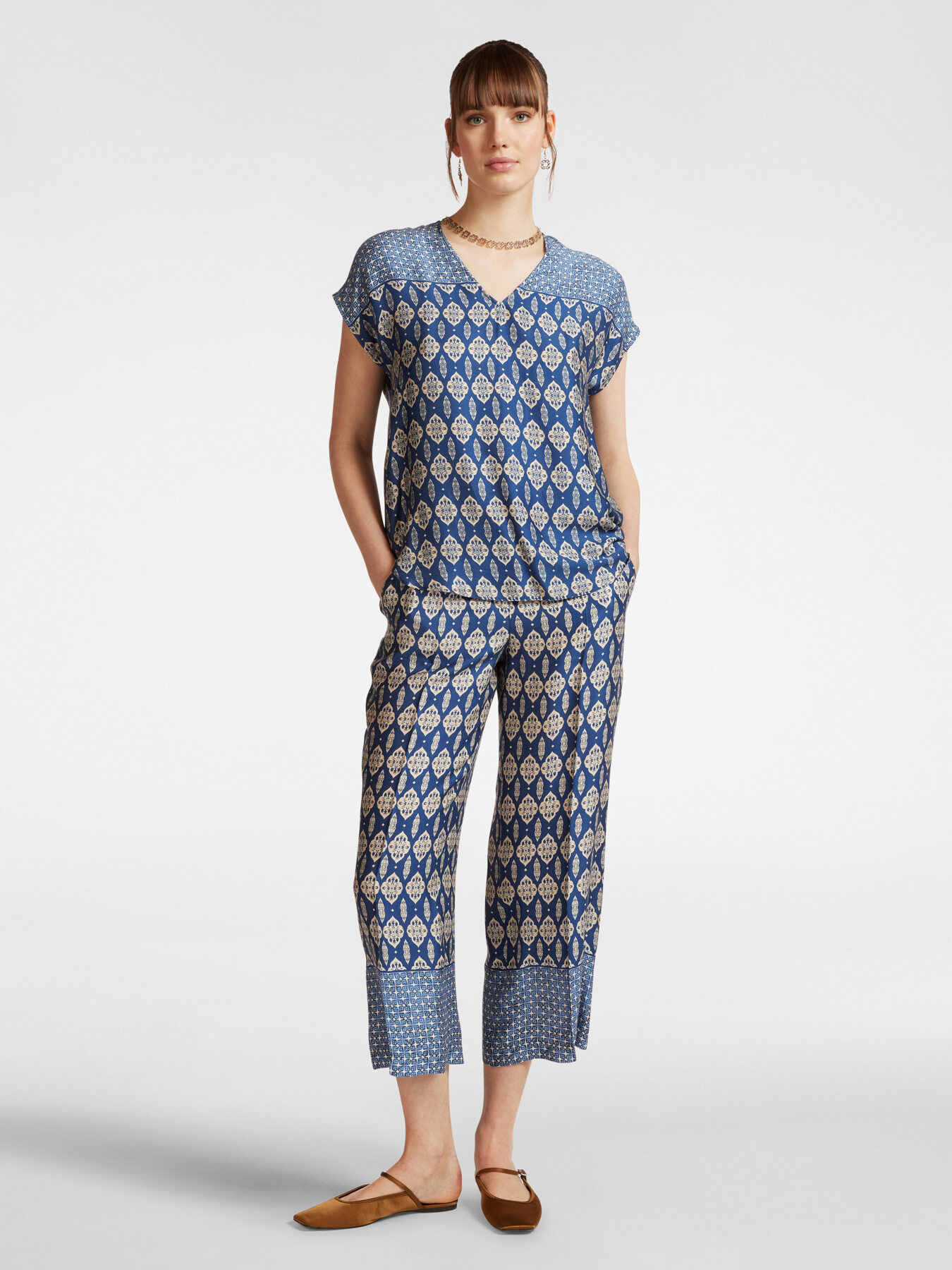Ethnic print cropped trousers image number 0