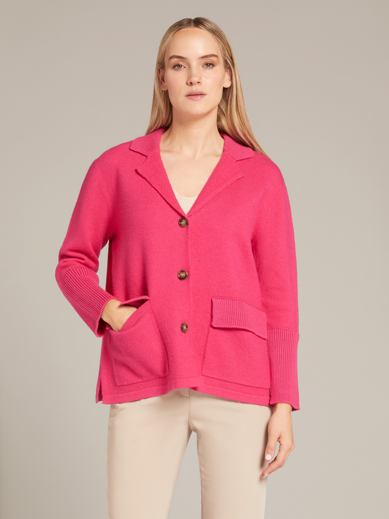 C&aacute;rdigan boxy de lana cocida image number 2