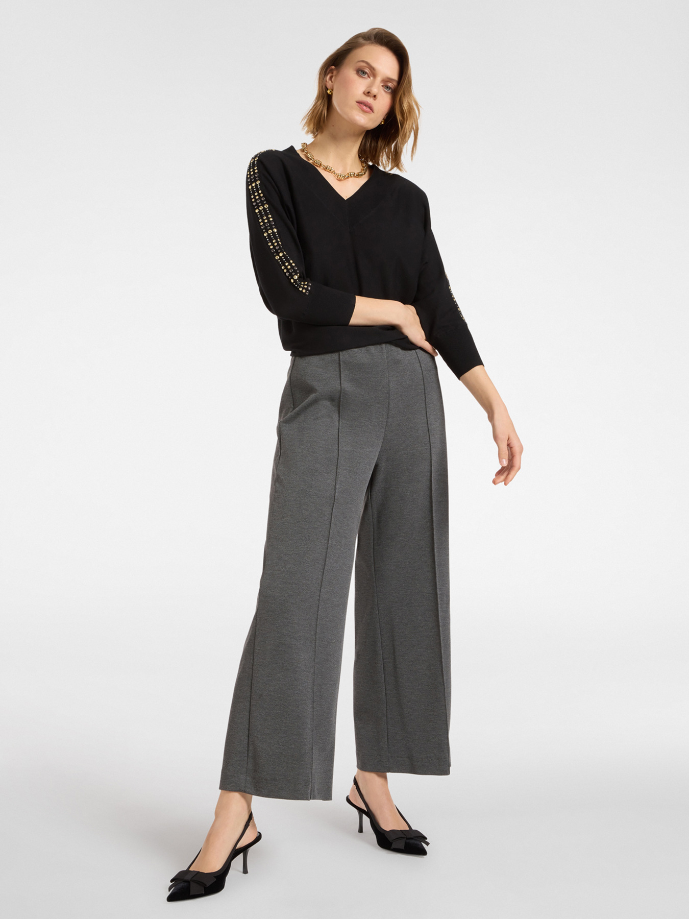 Maglia con borchie sulle maniche image number 2