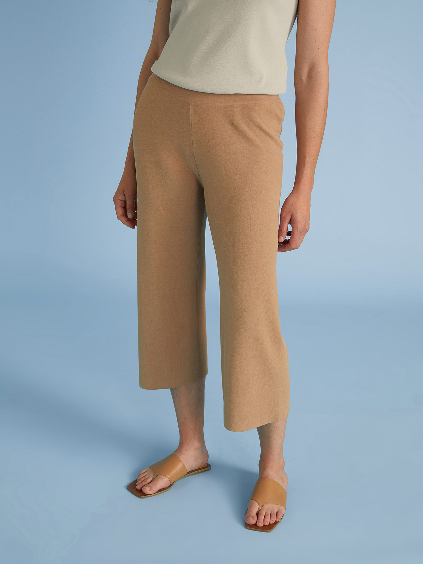 Cropped tricot trousers image number 4