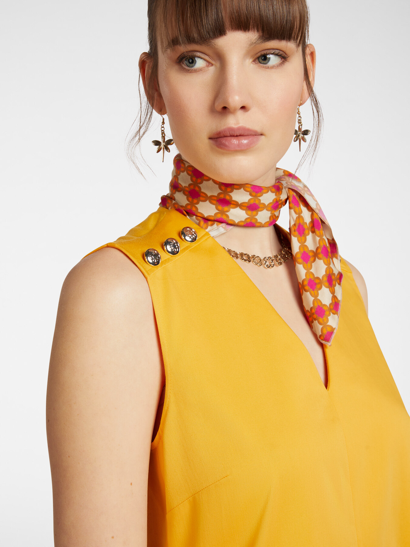 Kleid in A-Linie mit Kn&ouml;pfen an den Schultern image number 3