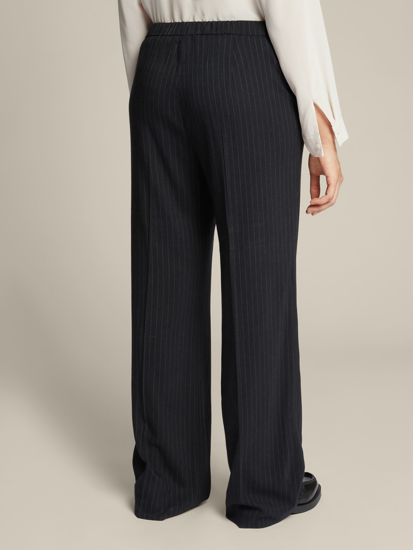 Gerade geschnittene Nadelstreifenhose image number 1