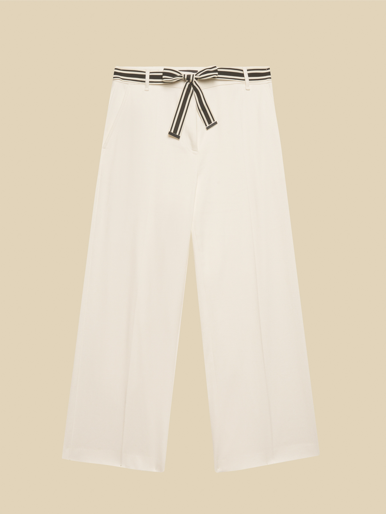 Cropped piqu&eacute; trousers image number 4