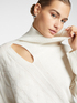 Pullover mit Pailletten und Cut-Out-Detail image number 3