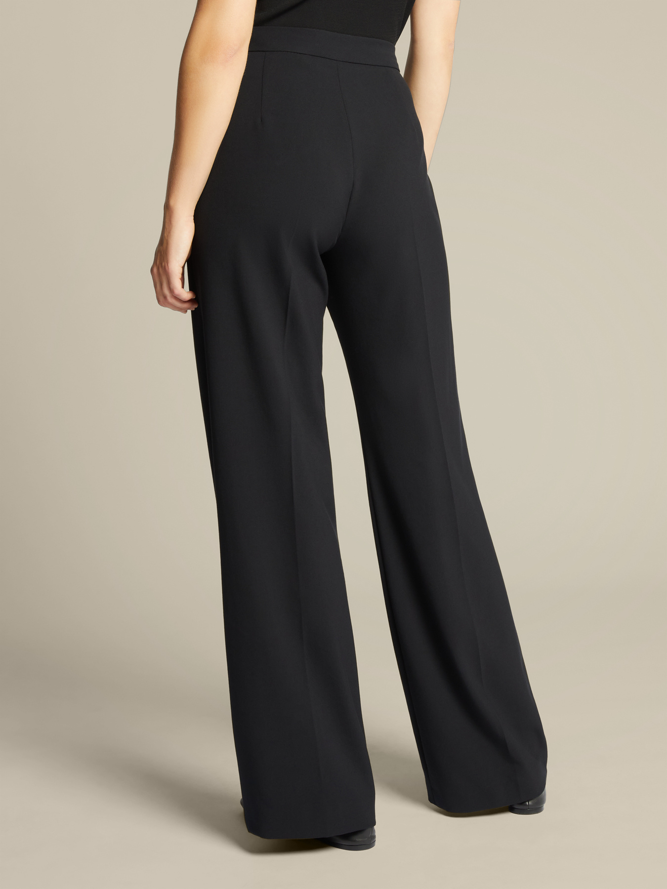 Cal&ccedil;as retas masculinas image number 1