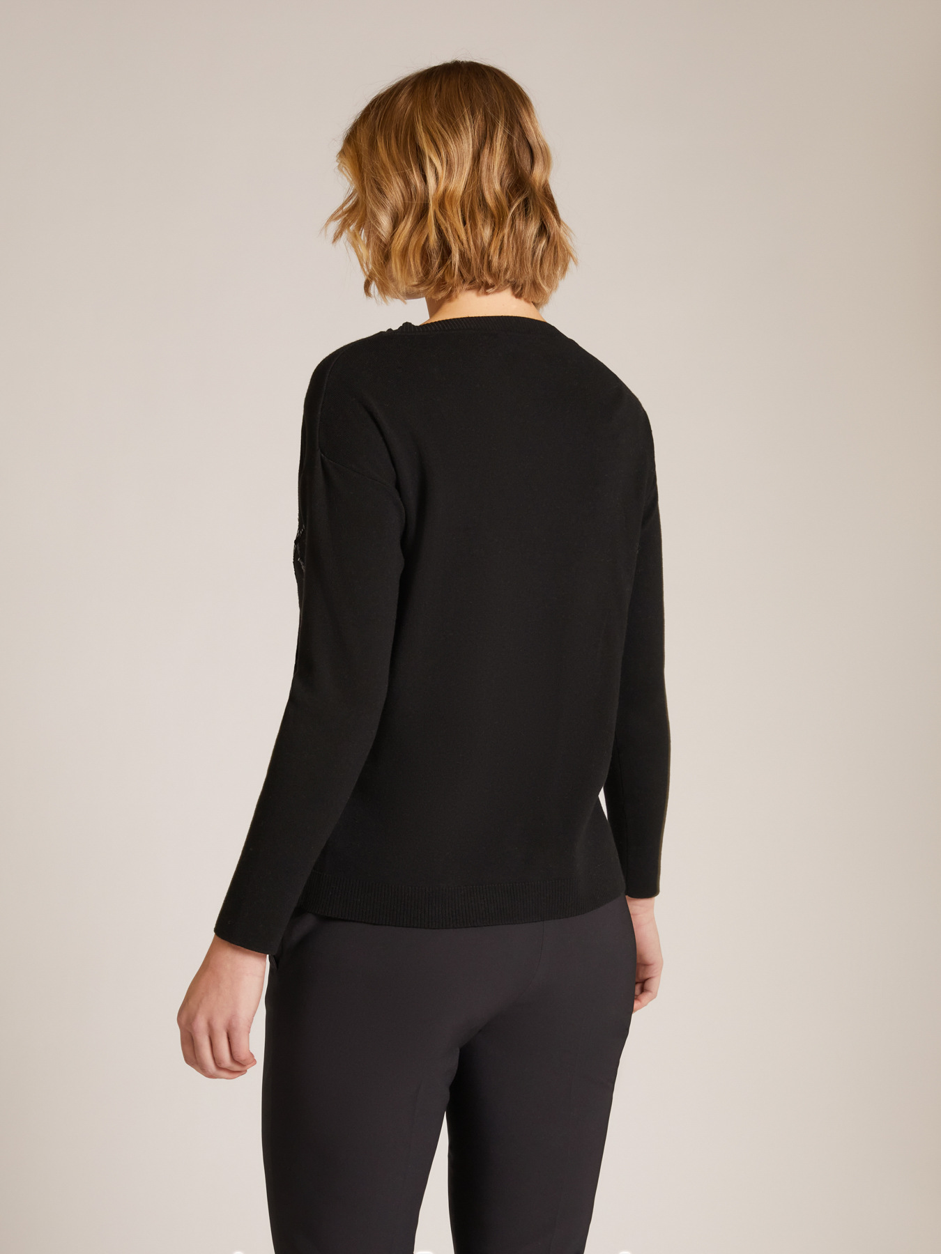 Maglia con losanghe traforate image number 1