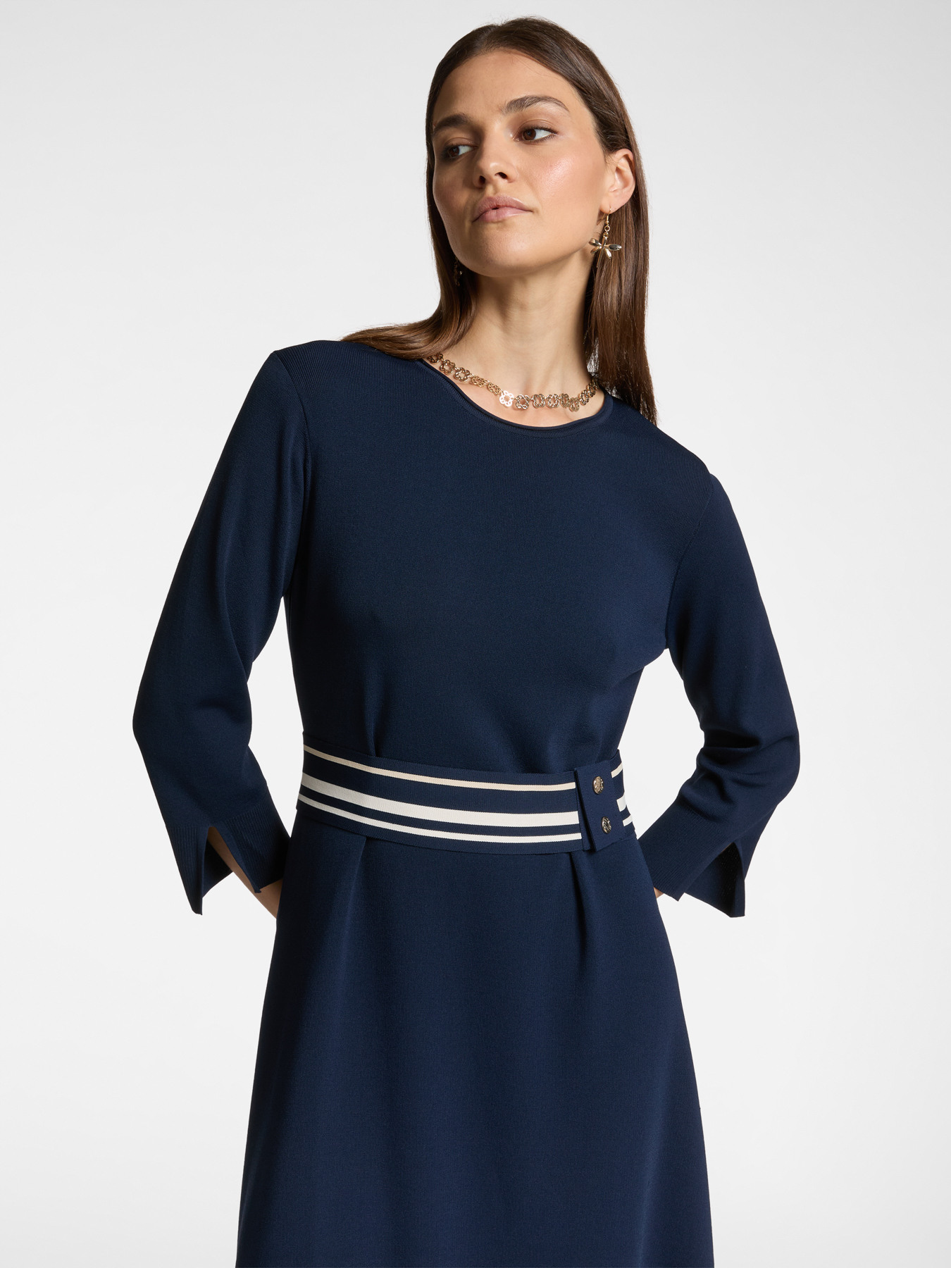 Tricot dress with striped belt image number 2