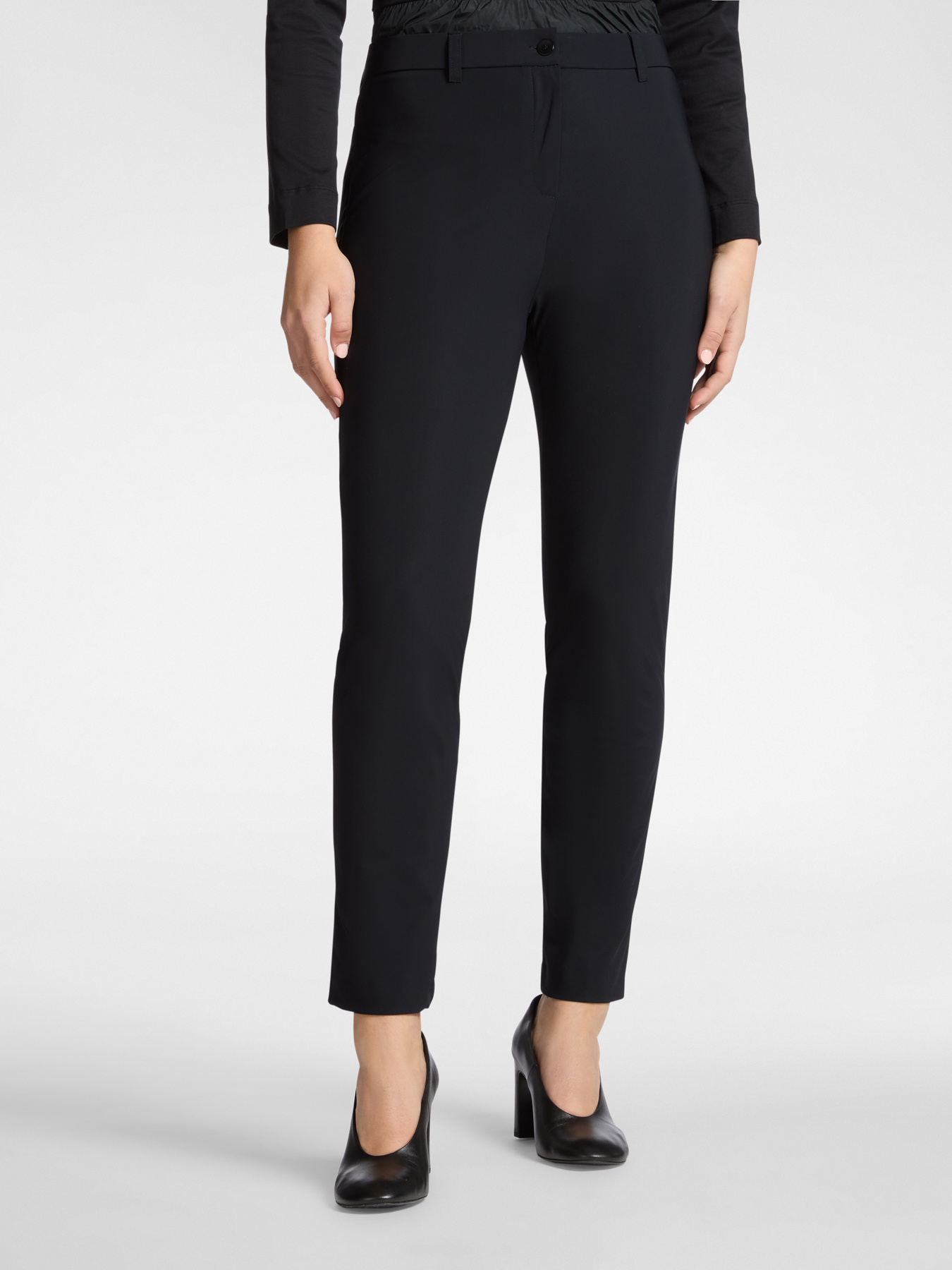 Chino pants in jersey image number 2