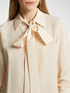 Chemise en soie avec ceinture image number 3