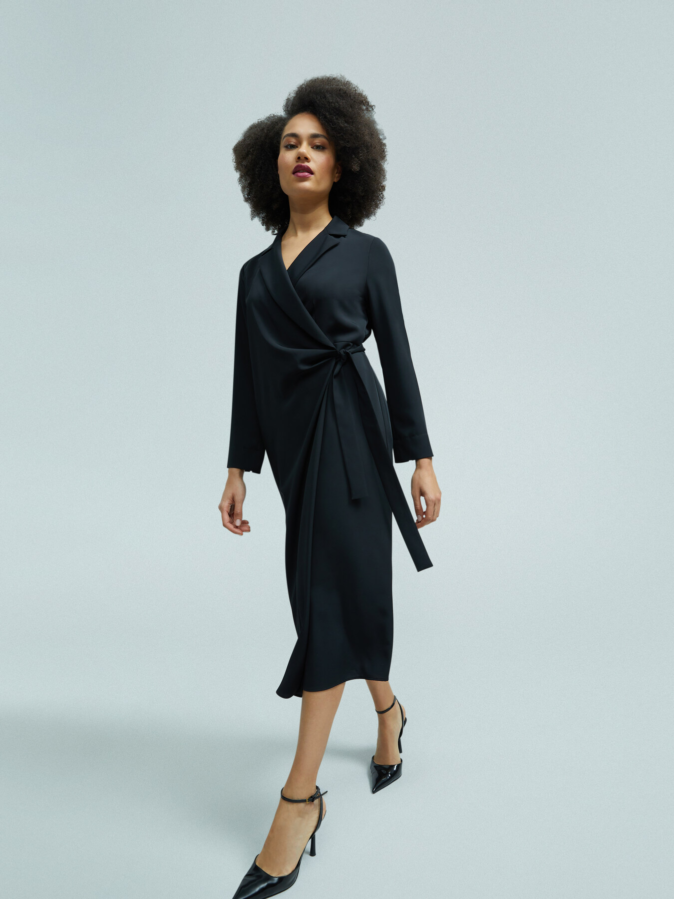 Vestido envolvente em tecido fluido image number 4