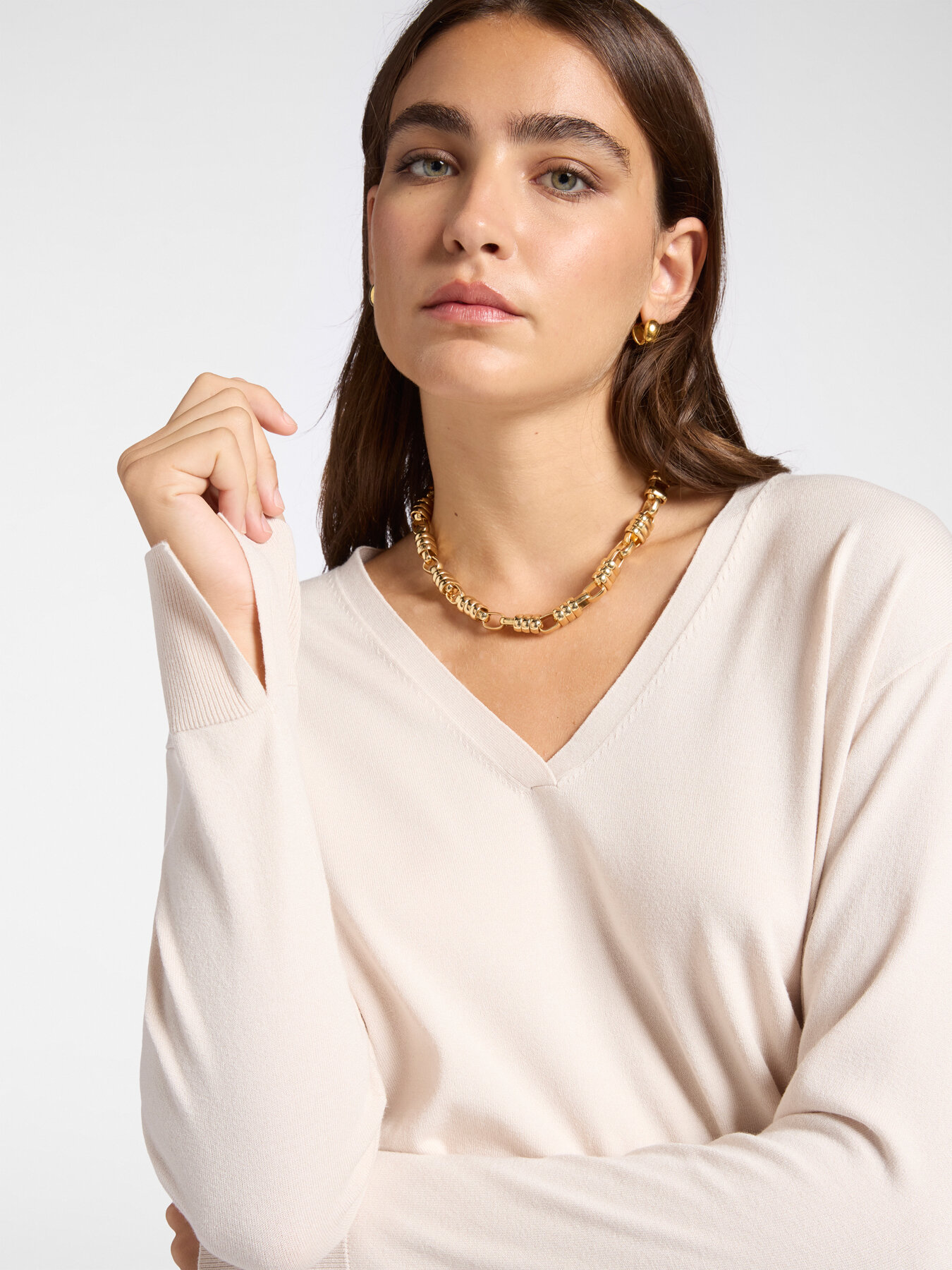 V-neck sweater image number 3