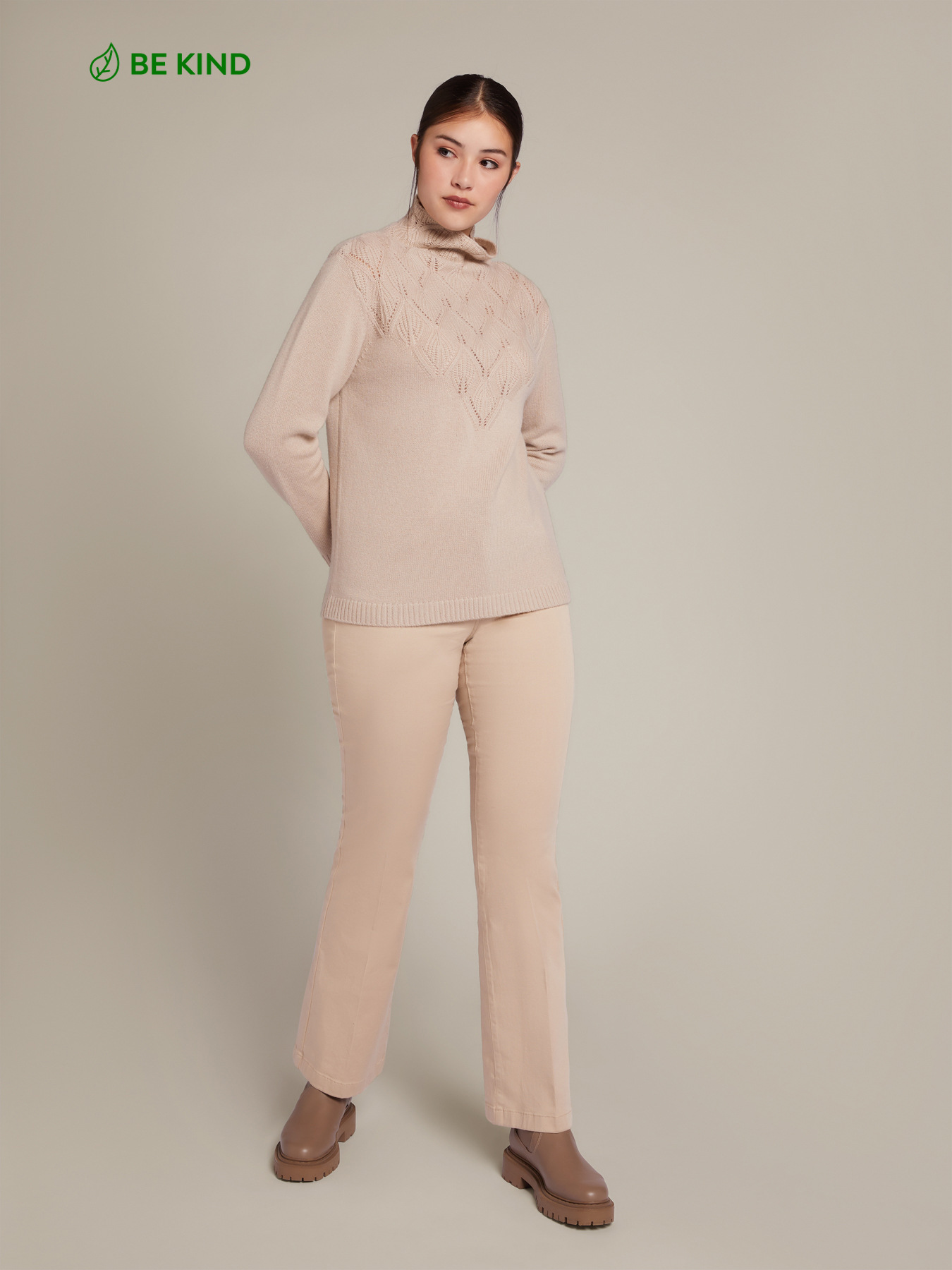 Pull &agrave; col roul&eacute; en laine image number 1