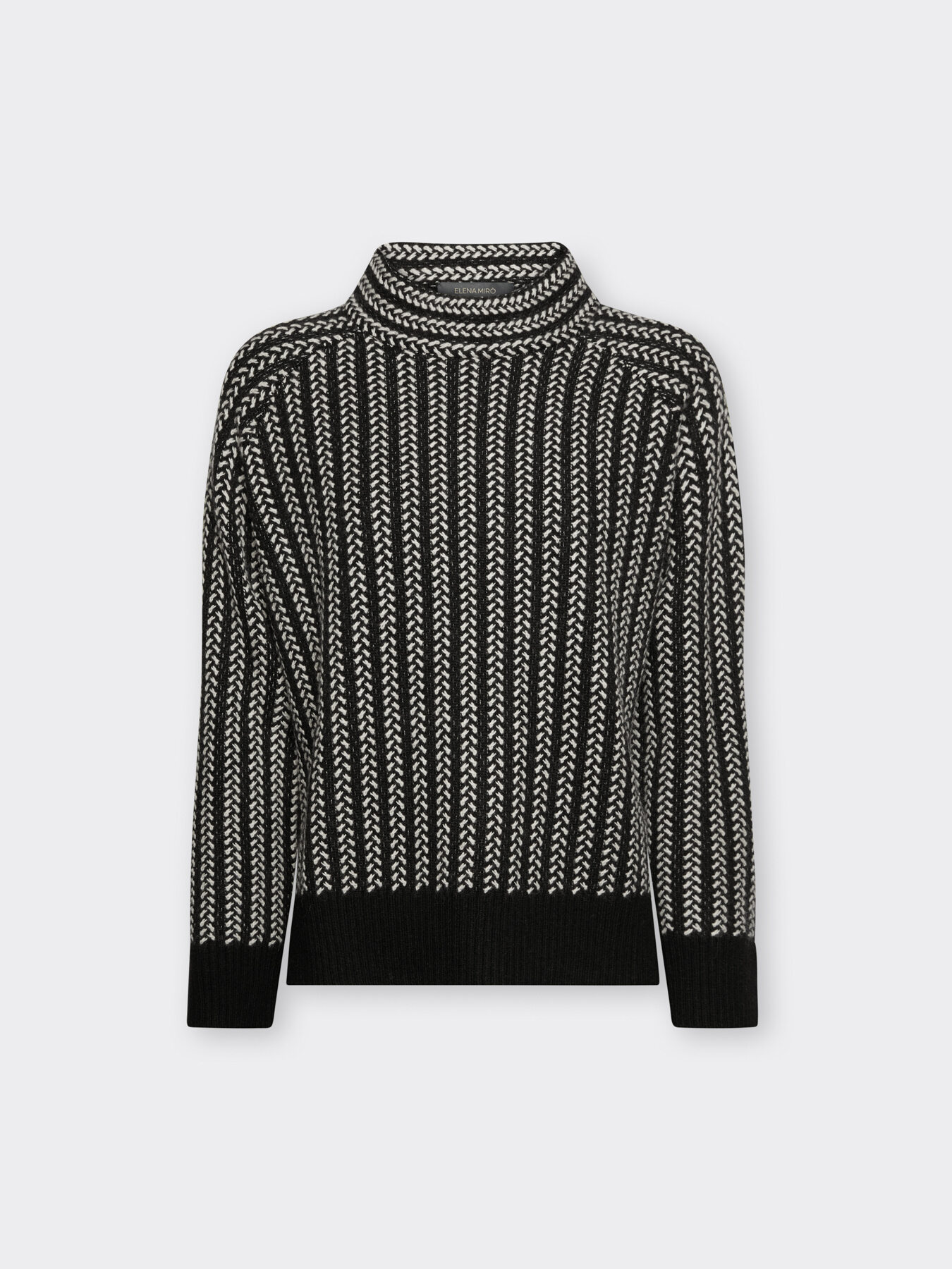 Pure wool cable knit sweater image number 4