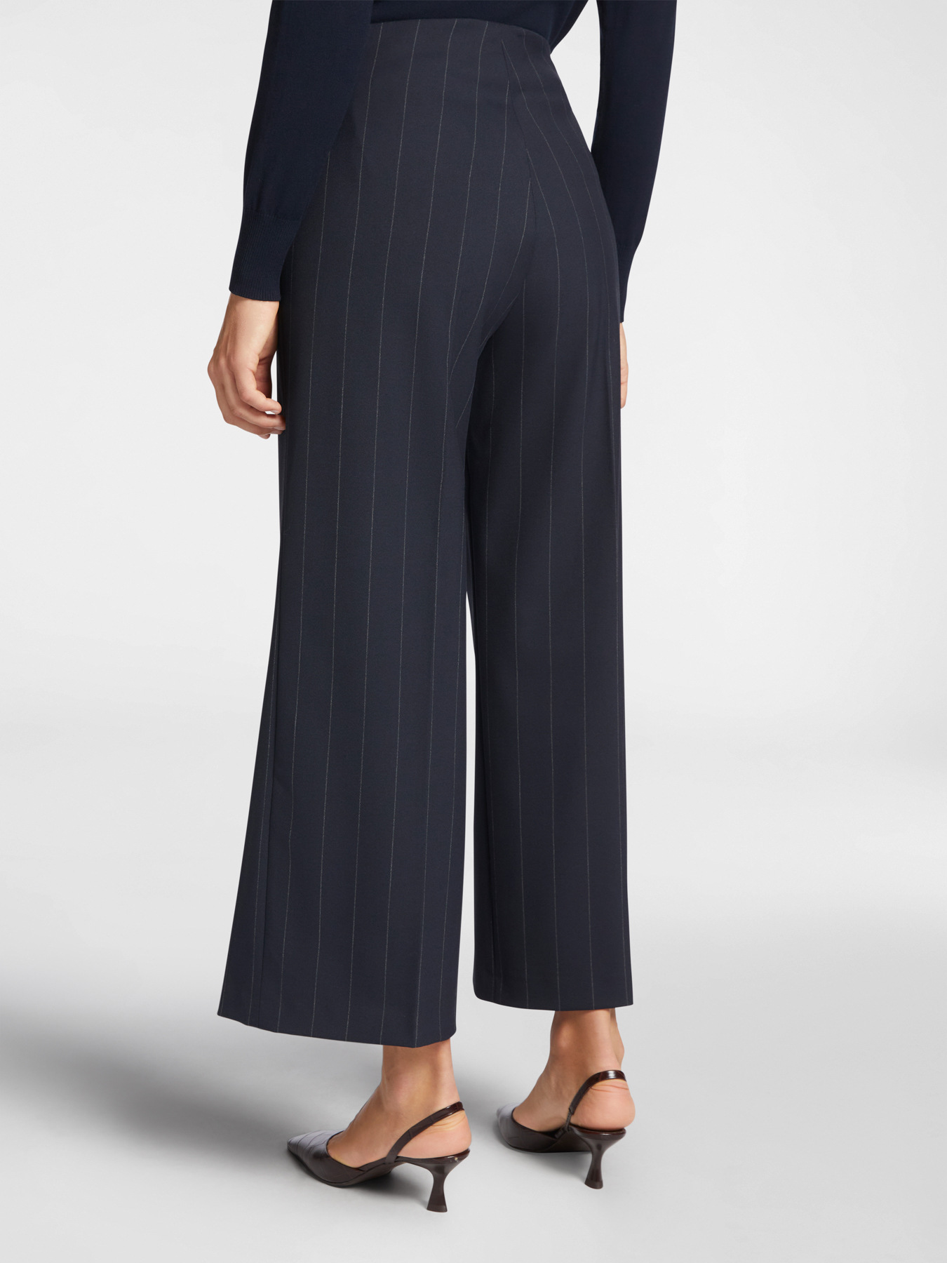 Pantalones de raya diplom&aacute;tica image number 1