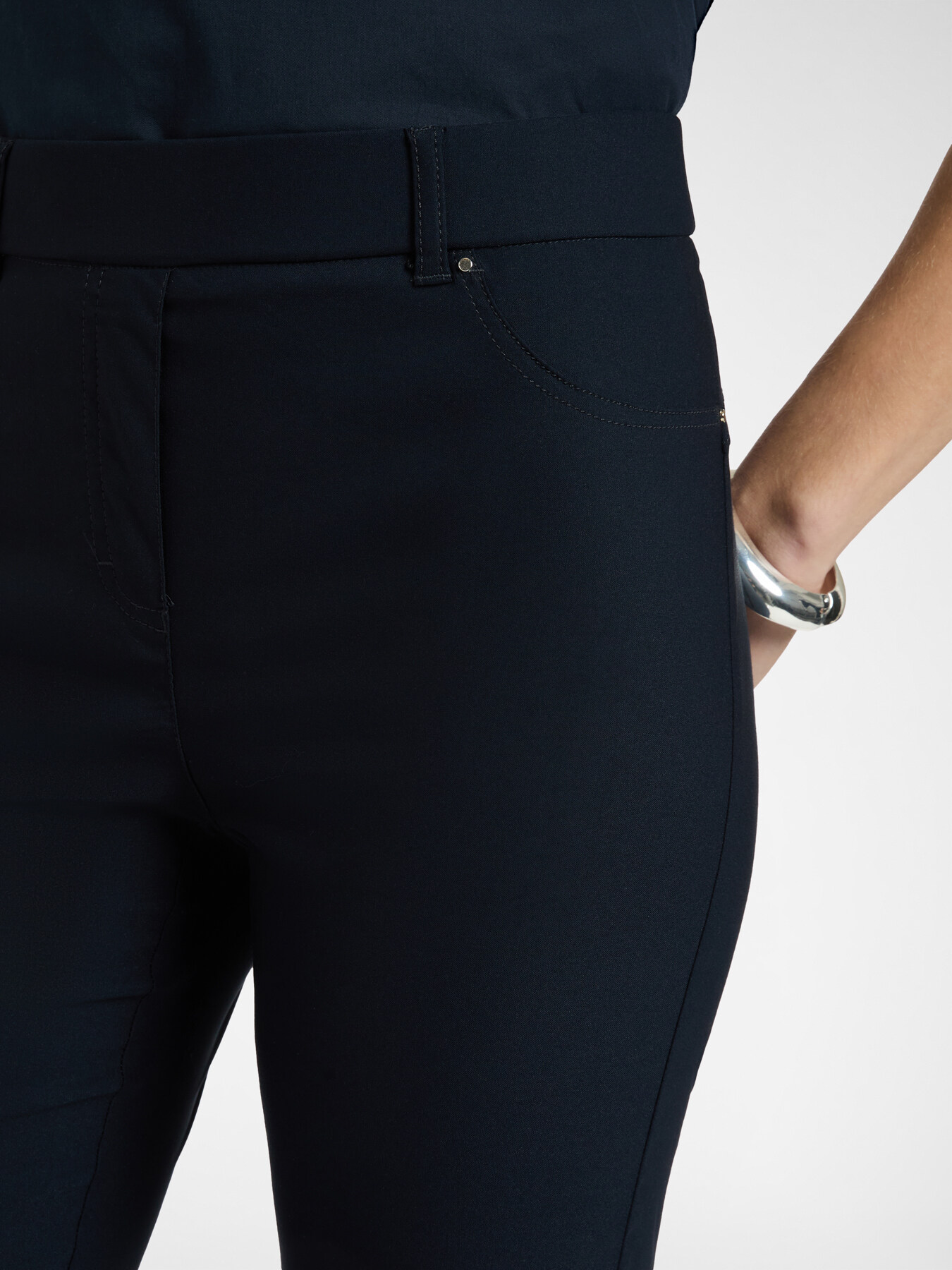 Slim pull-on pants image number 3