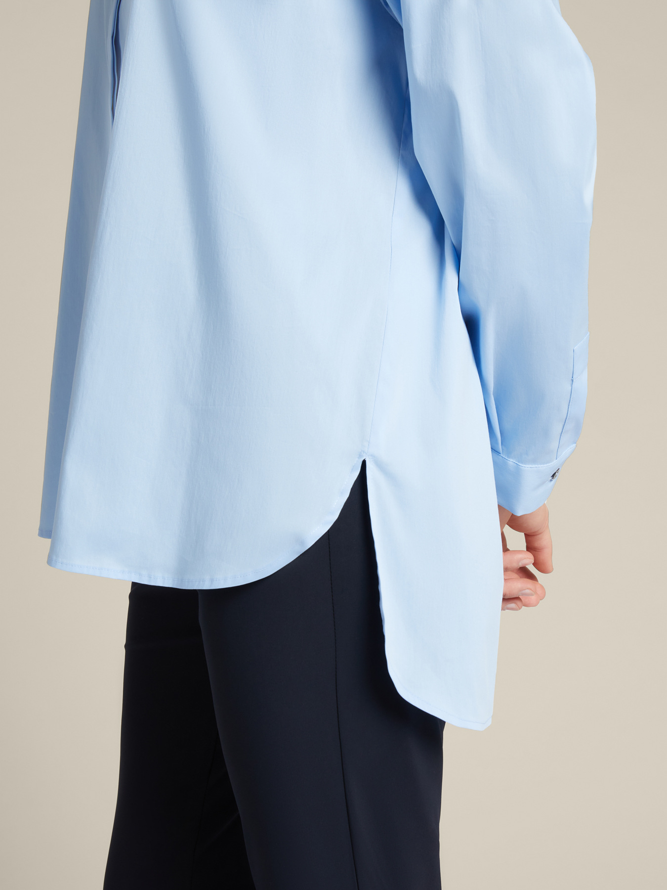 Camisa com botões atrás image number 2