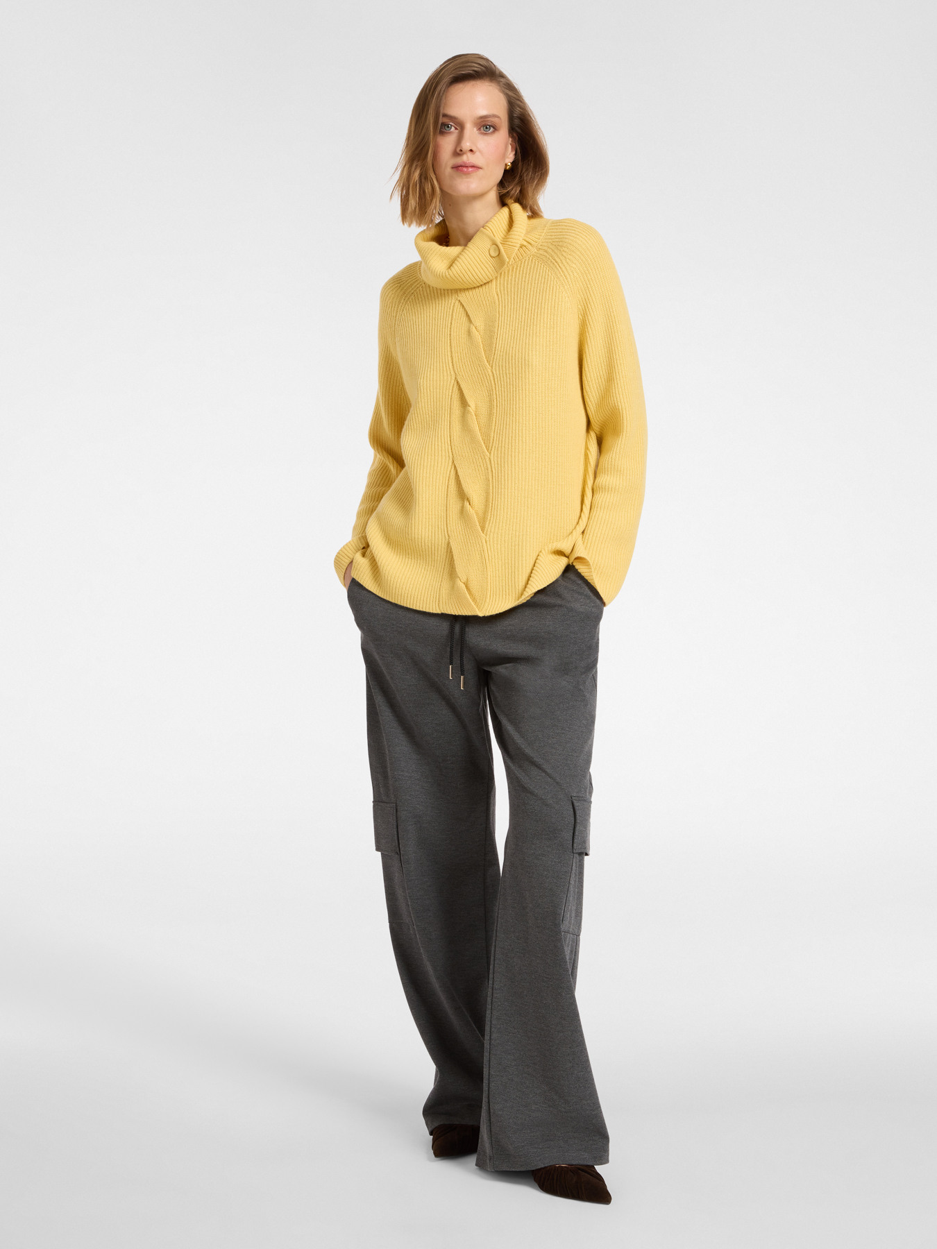 Pullover mit Zopf vorne image number 2