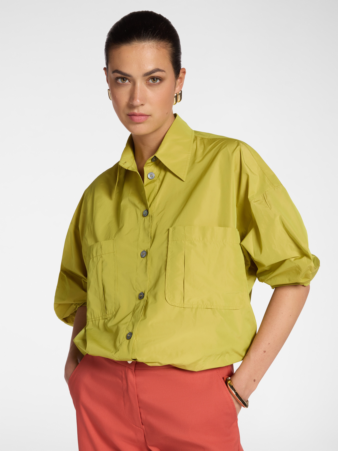 Camisa de tafet&aacute;n con bolsillos image number 0
