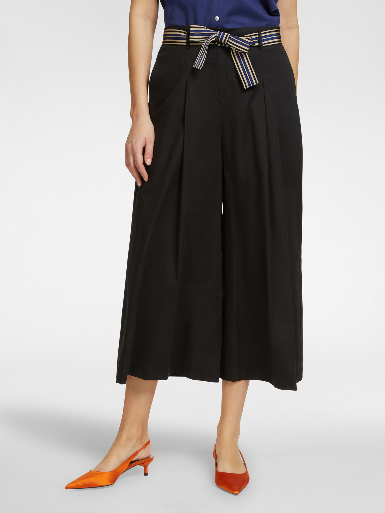 Loose trousers with striped belt image number 2