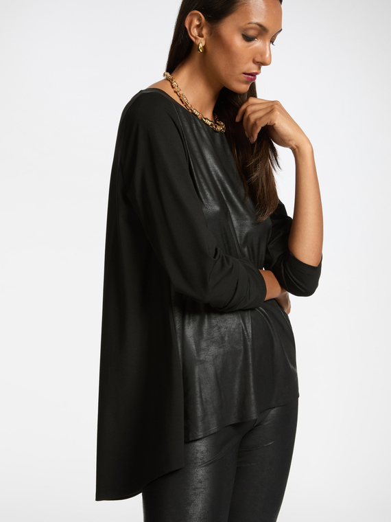 Camiseta com caimento relaxado em dois tecidos