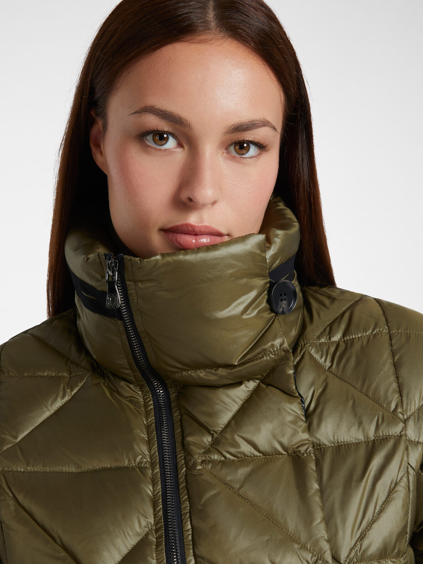 Quilted down jacket image number 3