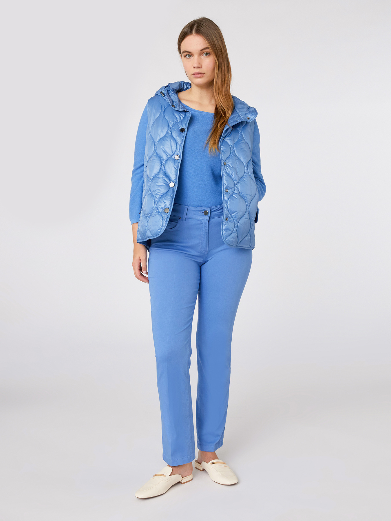 Gilet imbottito con cappuccio image number 1