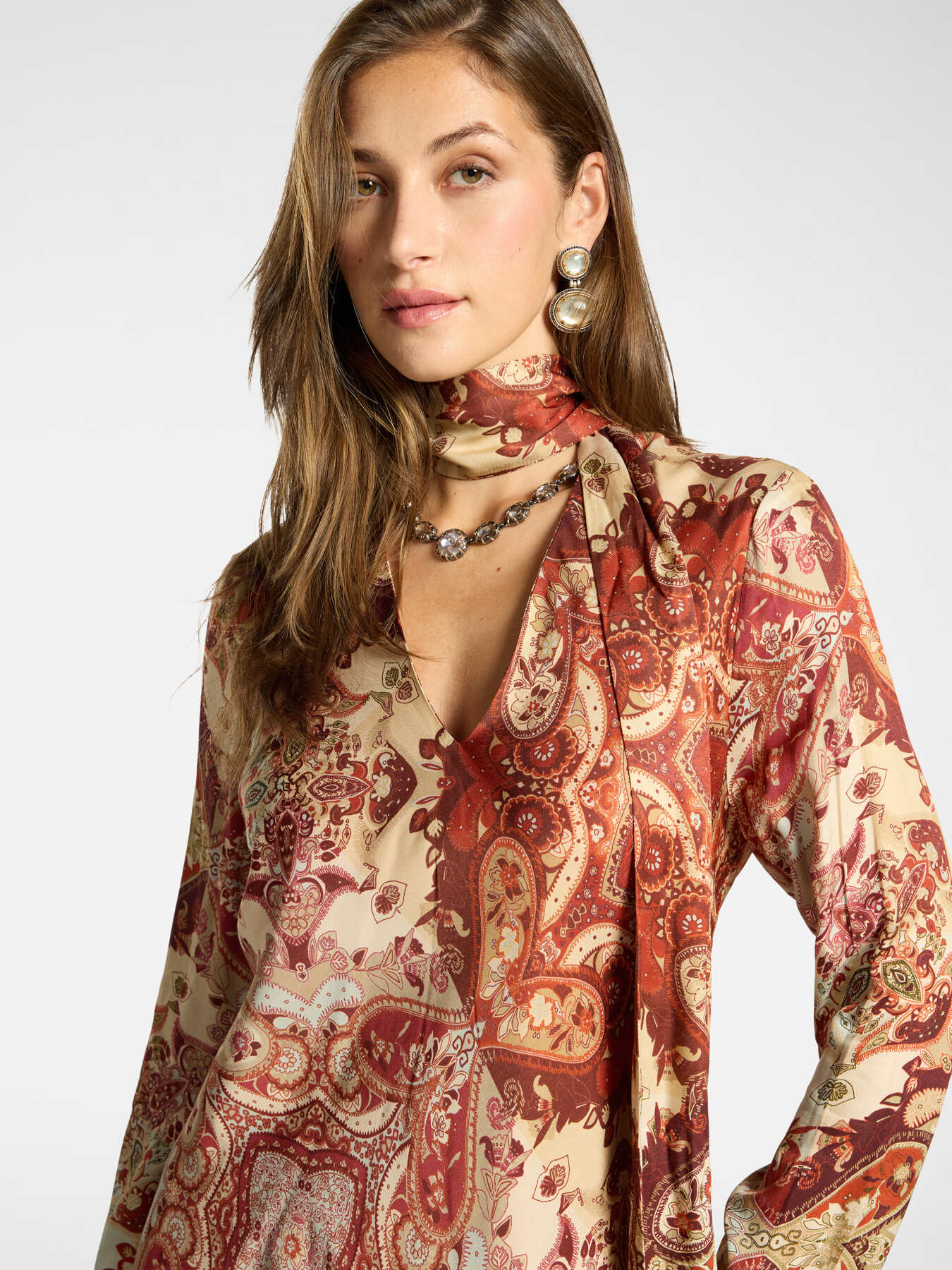 Robe chemise longue imprim&eacute;e en viscose image number 3