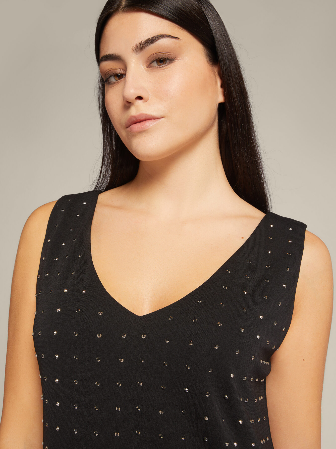 Top with small hot fixes image number 2