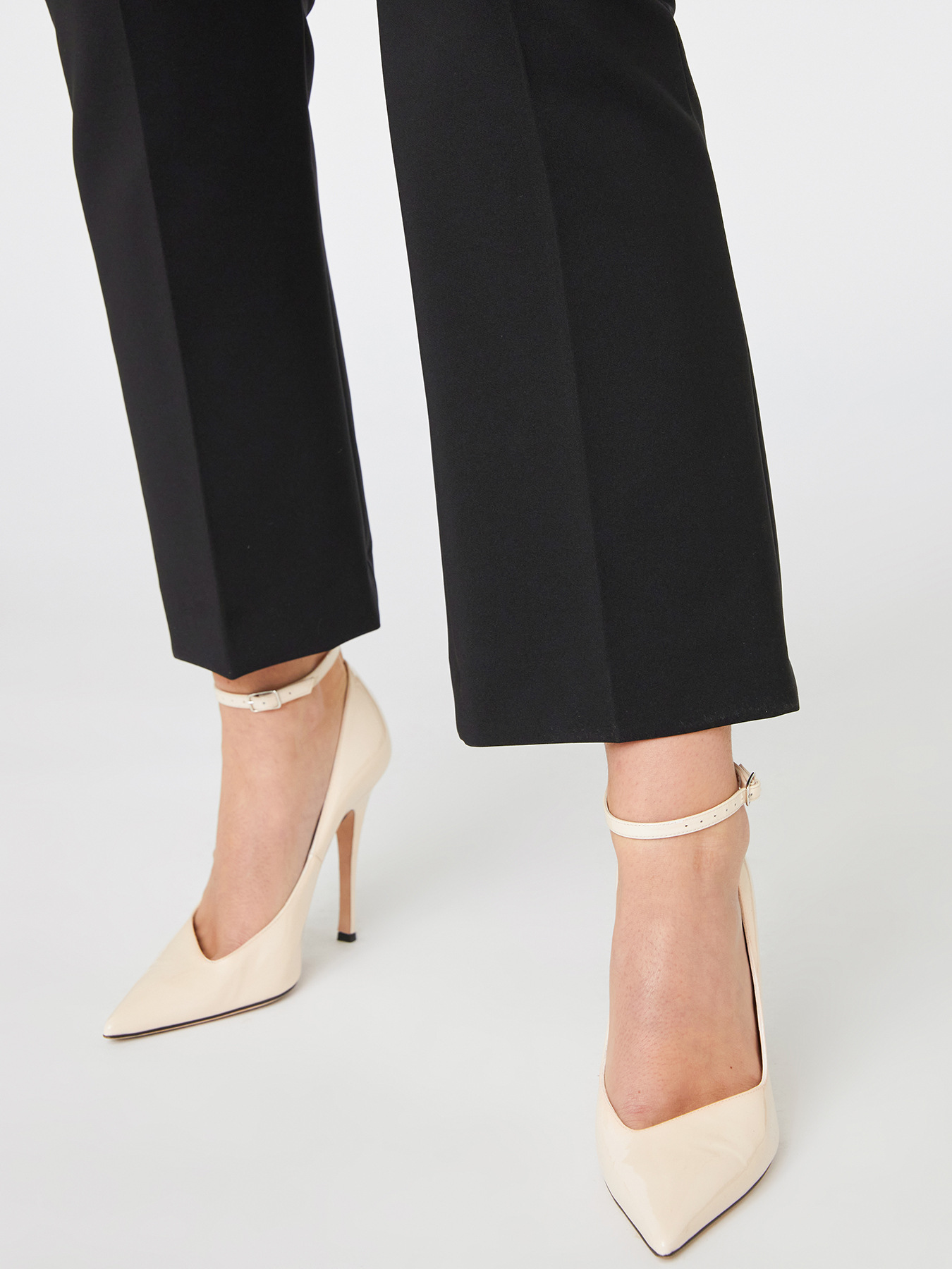 Pantaloni kick flare in tessuto tecnico image number 3