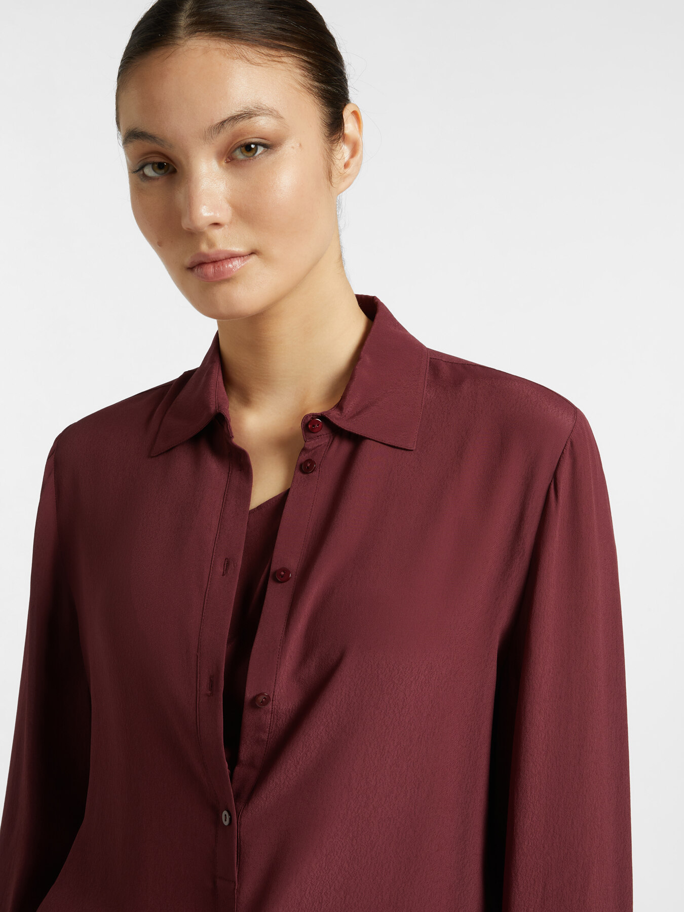 Camicia in cr&ecirc;pe de chine image number 3