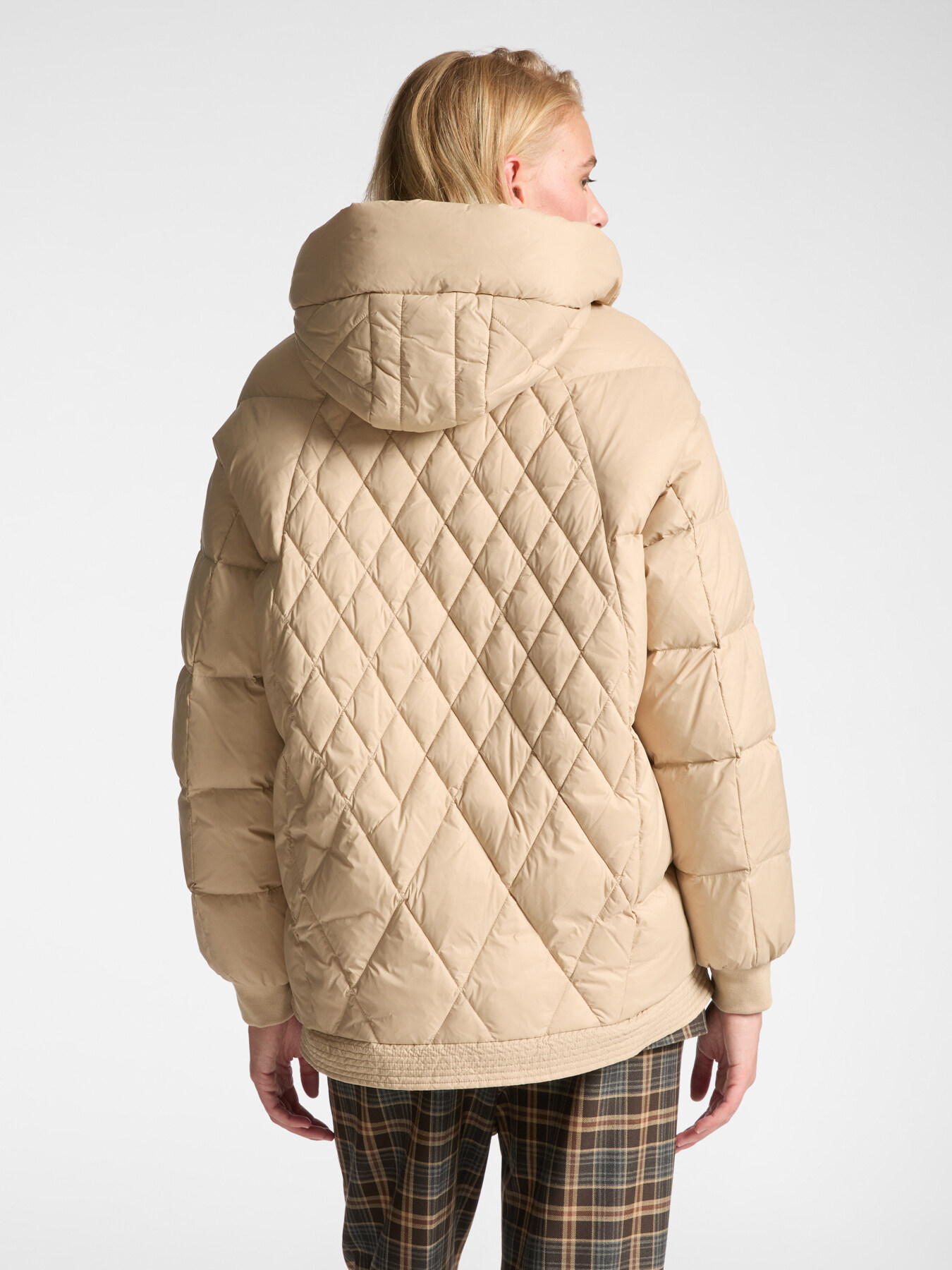 Plumífero over de nailon reciclado image number 1