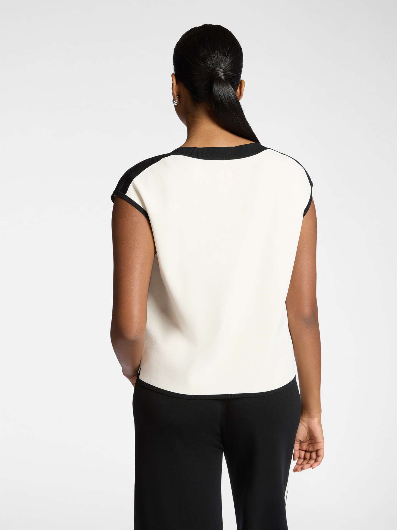 Short-sleeved viscose blend top image number 1