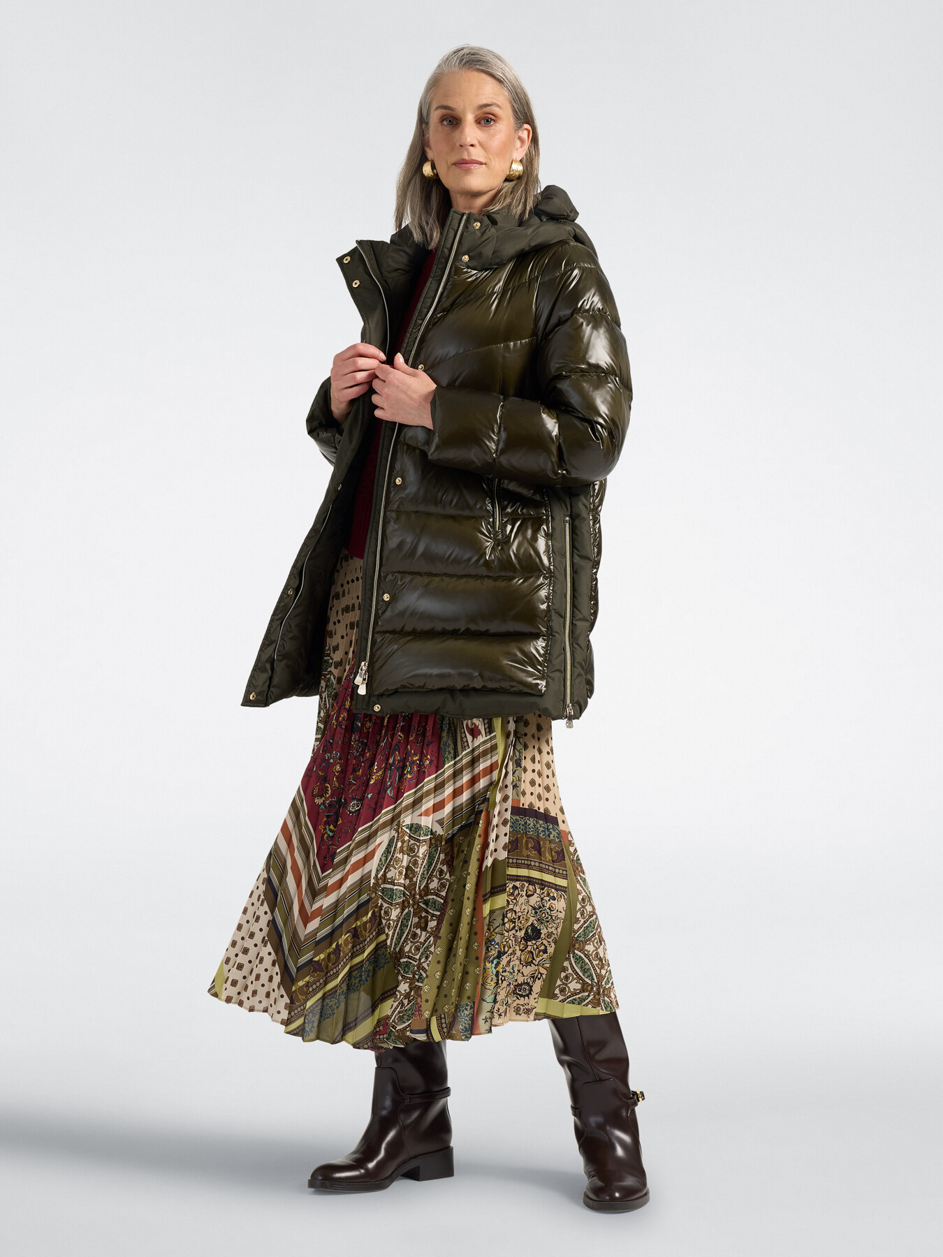 Long puffer jacket in shiny and matte nylon image number 2