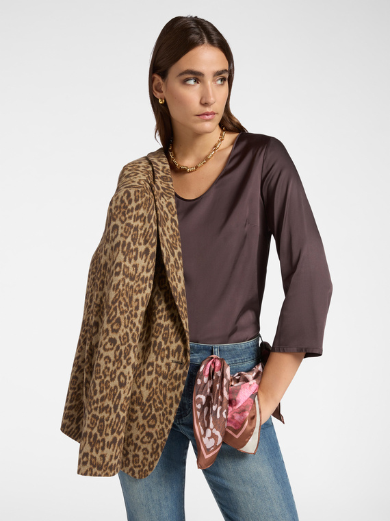 Blusa in raso stretch