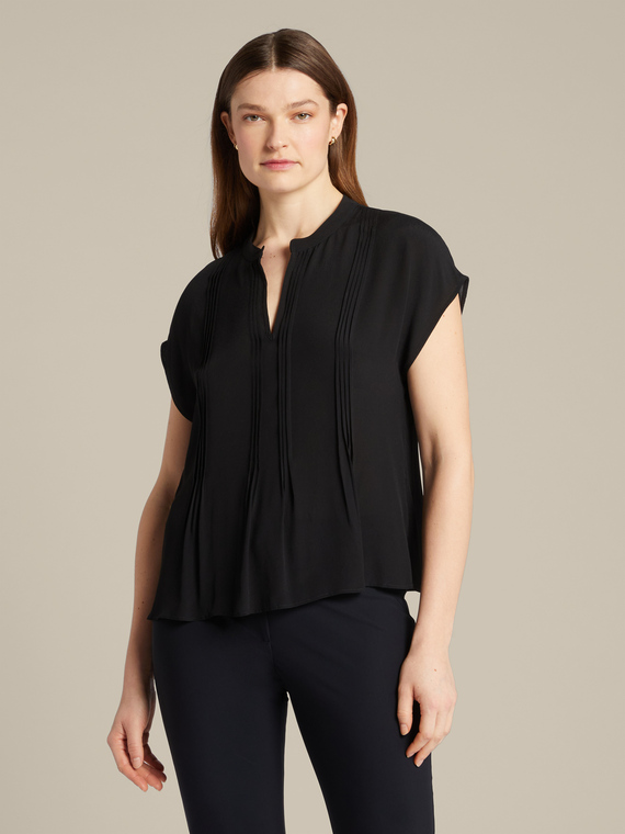 Blouse with pleats in crêpe de chine