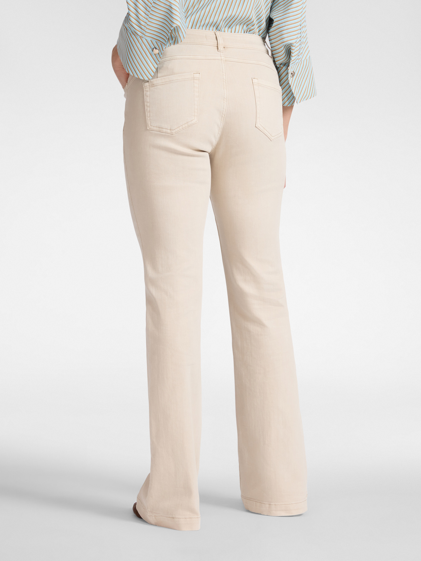 Pantalones acampanados image number 1