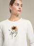 Camiseta con estampado de flores image number 2