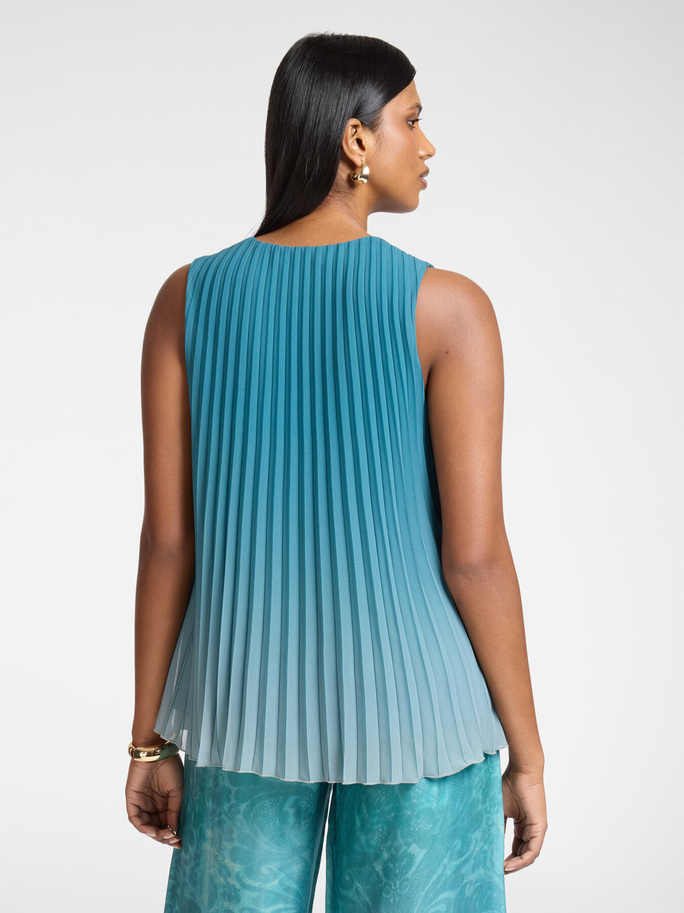 Pleated top in gradient color image number 1