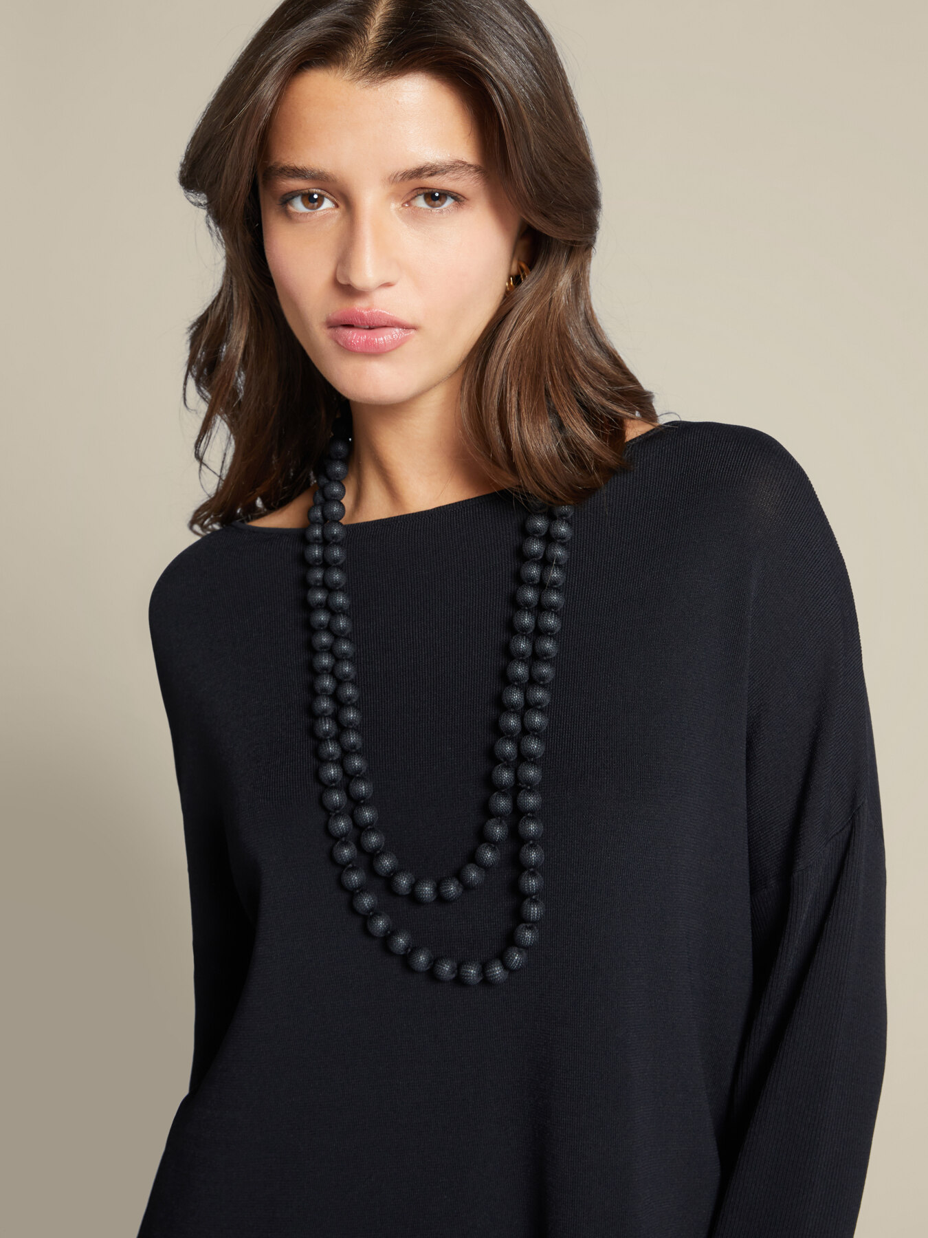 Pullover aus ECOVERO&trade; Viskose mit Kette image number 3