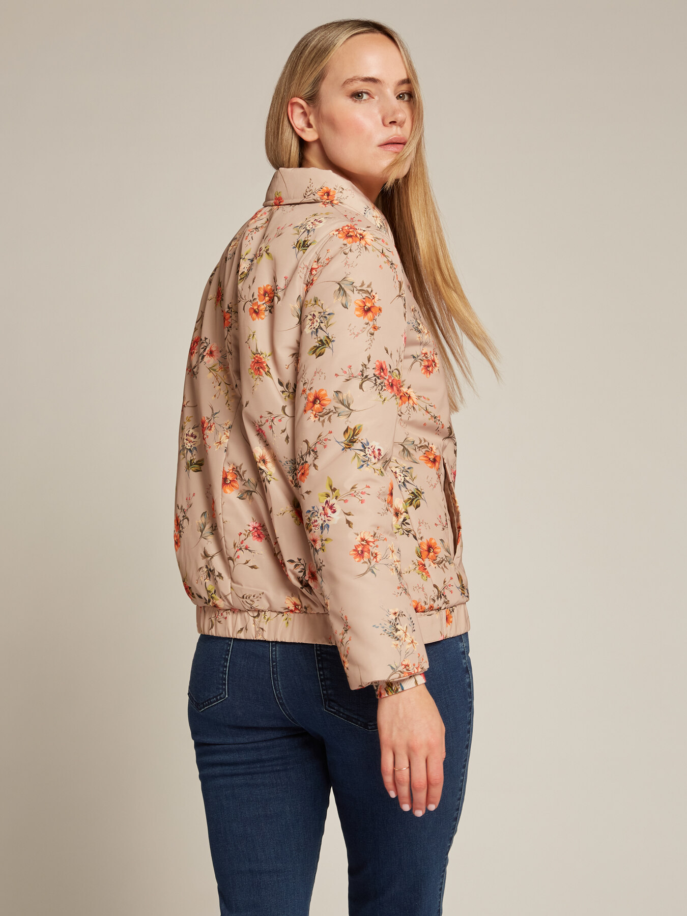 Doudoune à fleurs en nylon recyclé image number 1