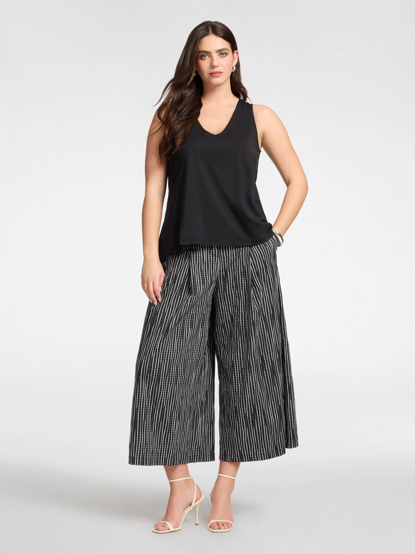 Lyocell-Mix-Top mit V-Ausschnitt image number 2