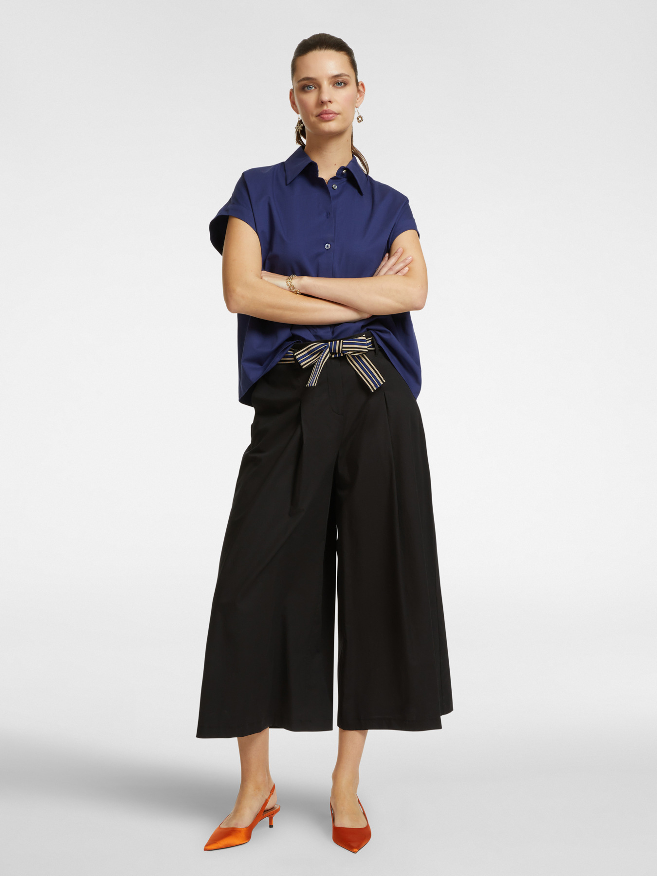 Loose trousers with striped belt image number 0