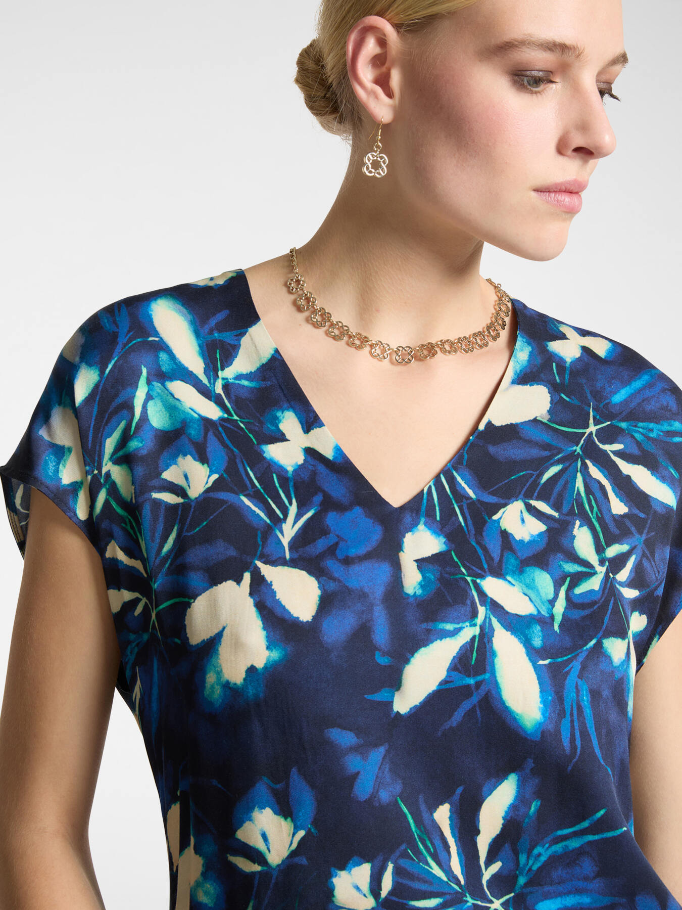 Floral top in viscose image number 3