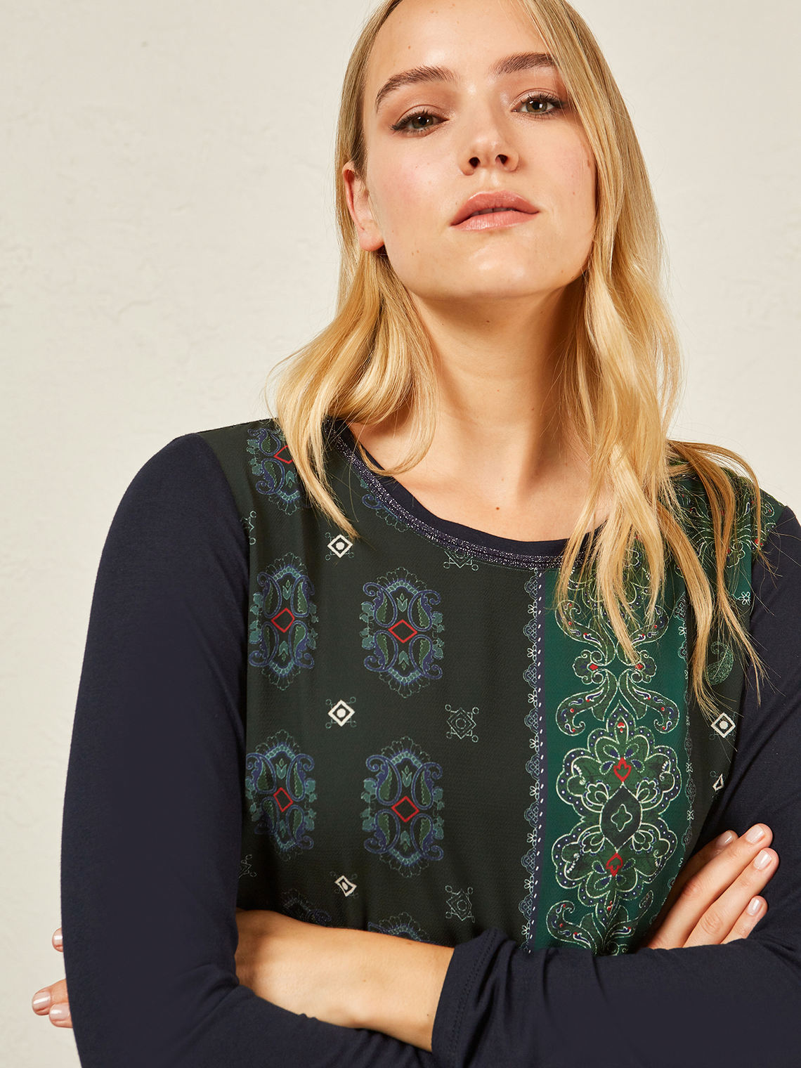 Elenamiro: T-shirt com parte frontal estampada_5