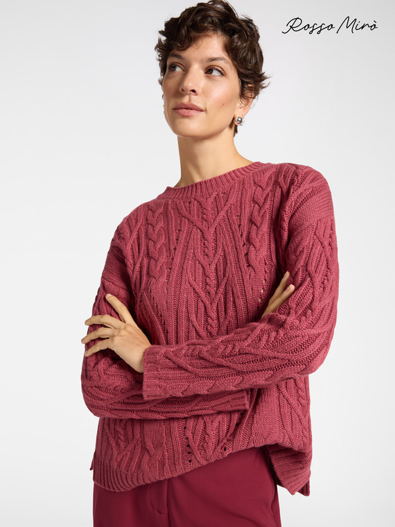 Wool sweater with workmanship