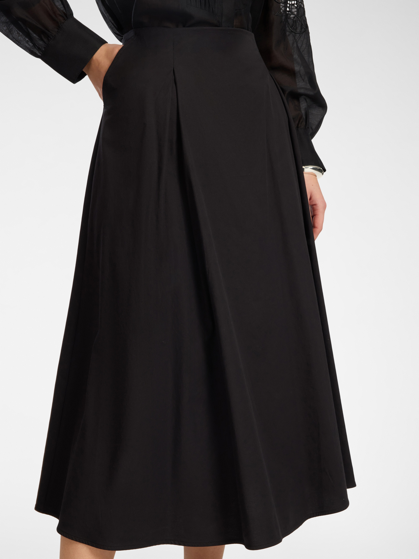 Saia midi com corte em A image number 3