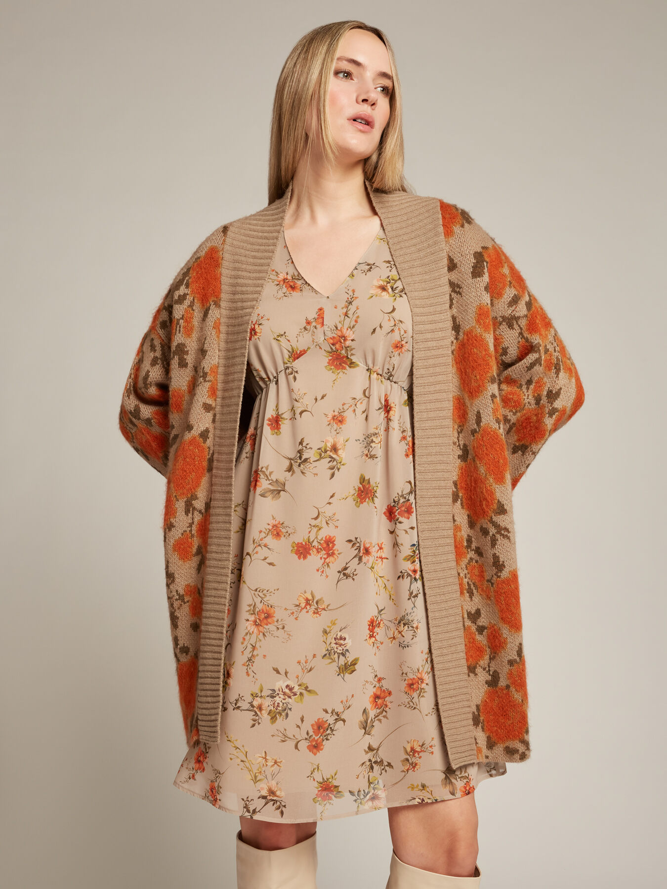 Maxi cardigan en jacquard &agrave; fleurs image number 3